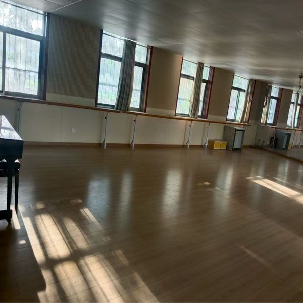 你是否正为室内装修犯愁？交给七彩广告就对了